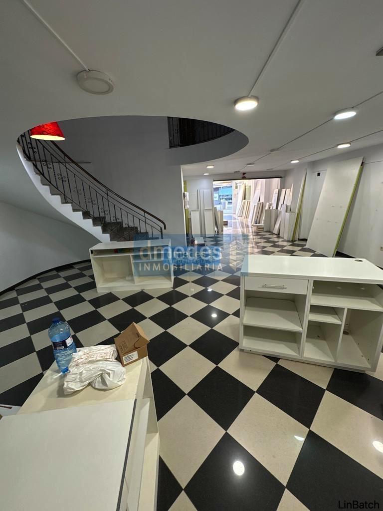 espectacular local en pleno centro comercial