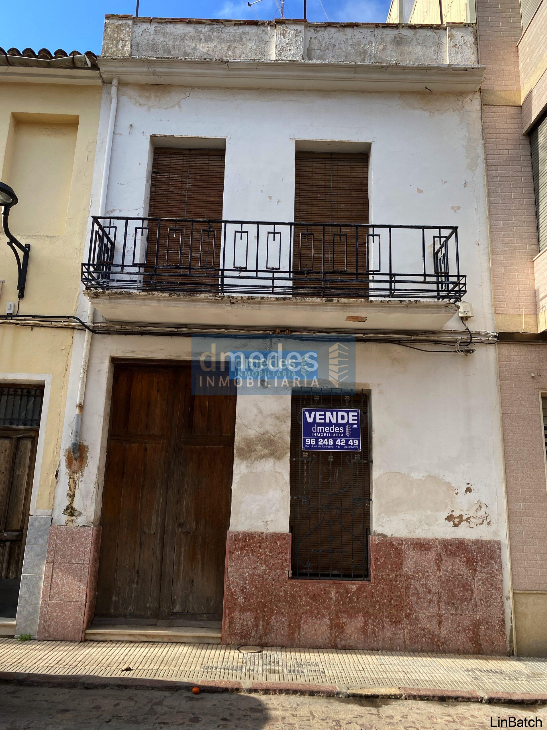 casa en calle de Les Escoles